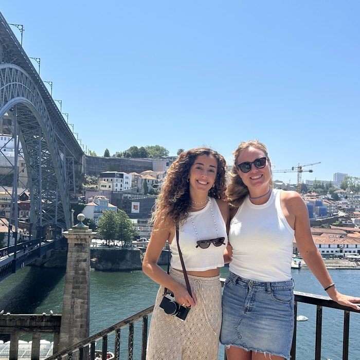 Sara and Mariska in Porto